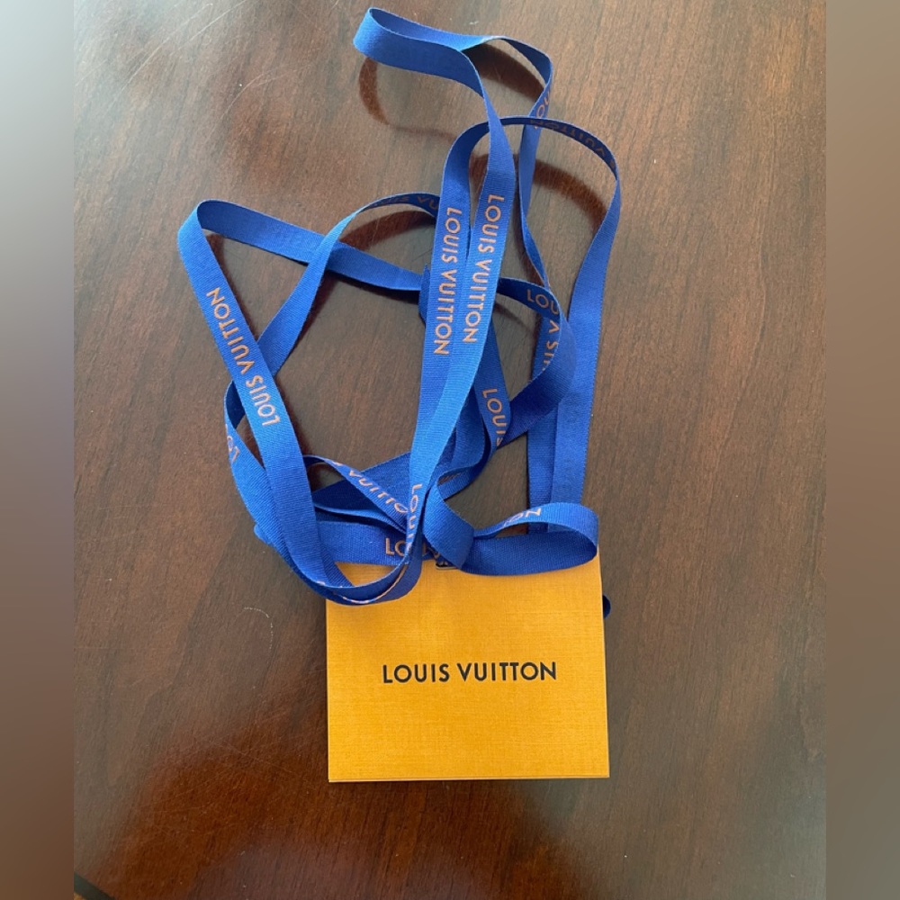 NEW! Louis Vuitton gift card tag with ribbon